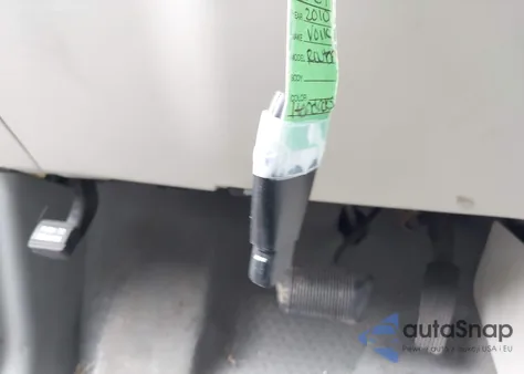 2010 Volkswagen Routan Se z USA, uszkodzony, nr VIN 2V4RW3D12AR296047